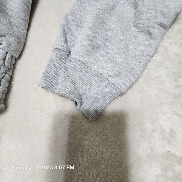 Alice In Wonderland Sweatshirt Size M Gray Pull Over Long Sleeves Graphic Disney - Picture 3 of 8